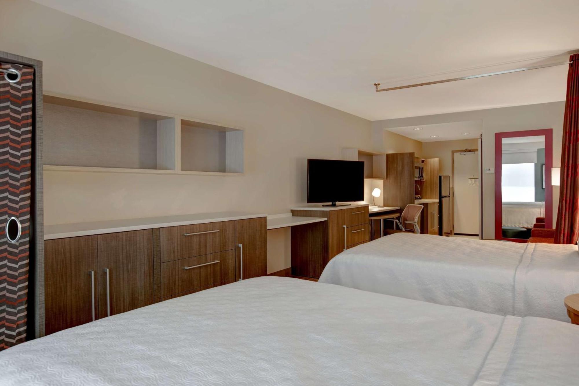 Studio Suite Two Queen Beds Hearing Access or Non-Smoking