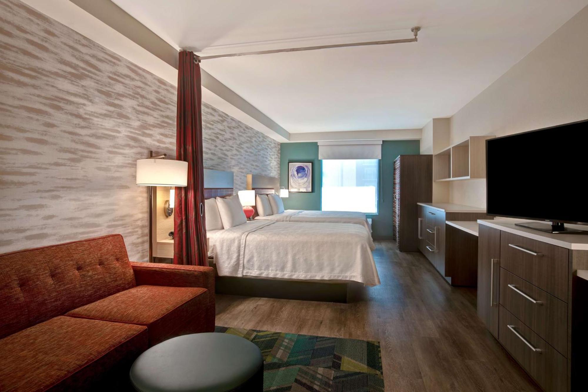Studio Suite Two Queen Beds Hearing Access or Non-Smoking