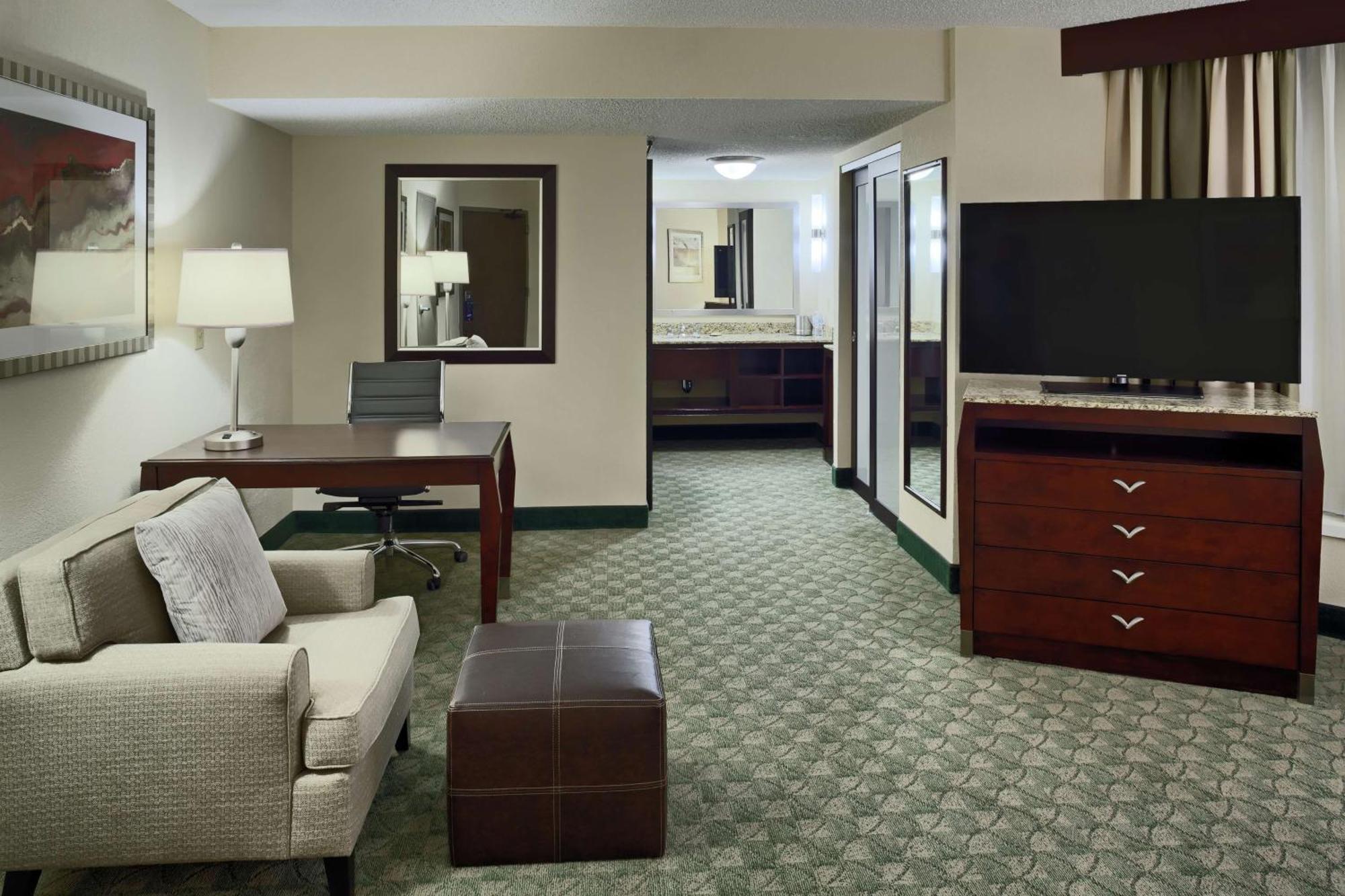 Junior King Suite - Non-Smoking,1434530116:JPEG