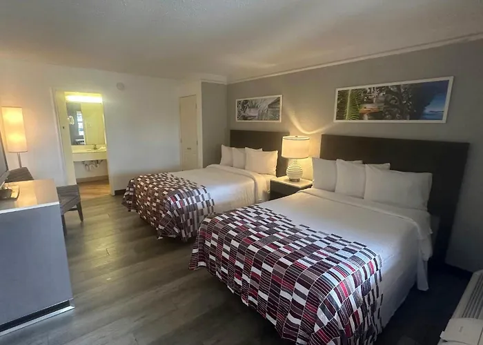 Kid friendly hotel Baymont By Wyndham San Antonio South Park